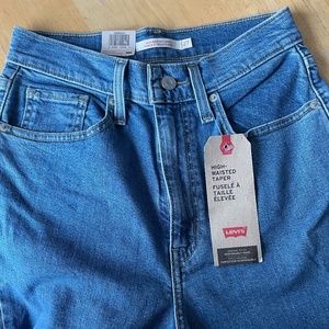 Levi's tapered High-waisted S27 Jeans NWT